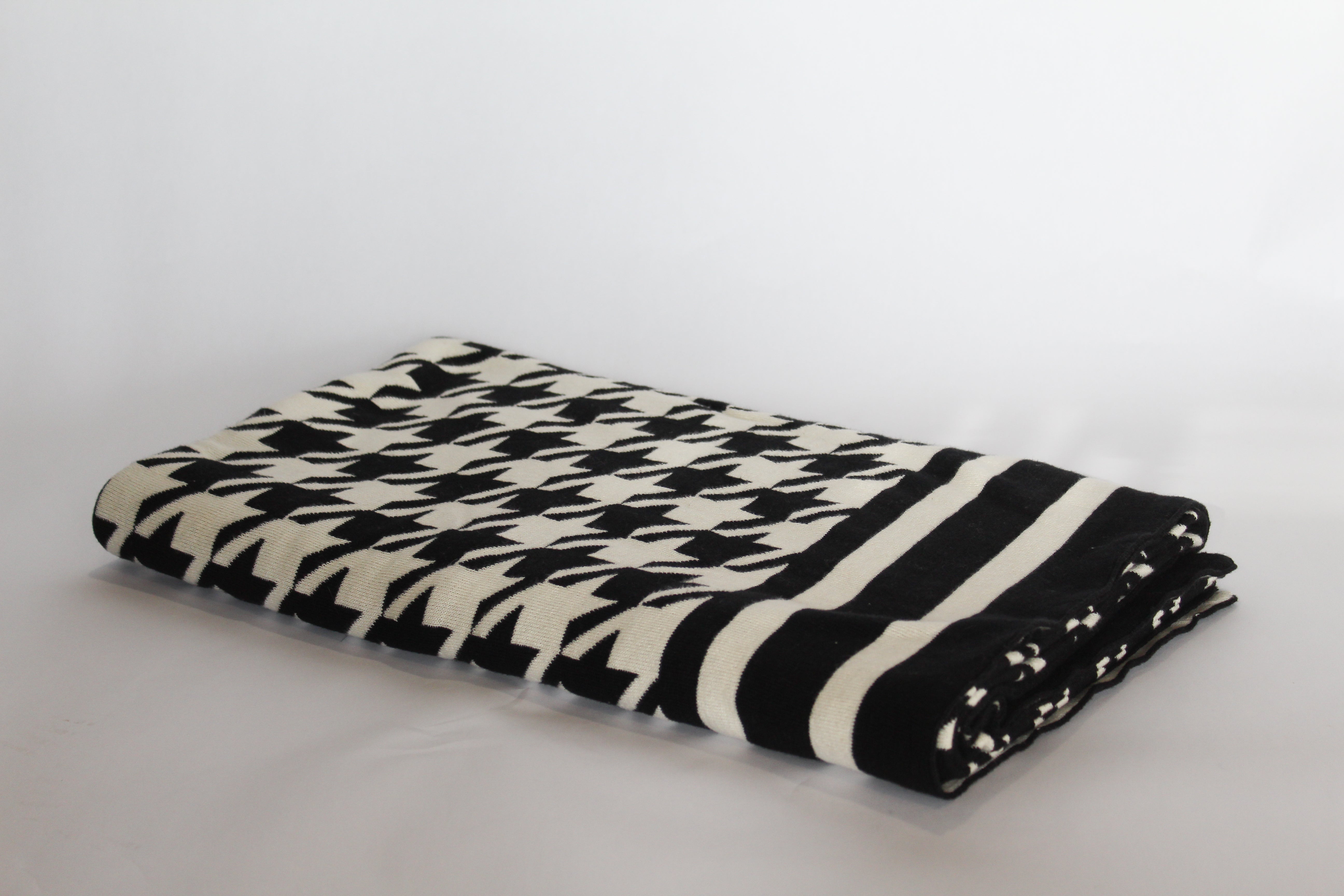 Monochrome Houndstooth Cotton Throw