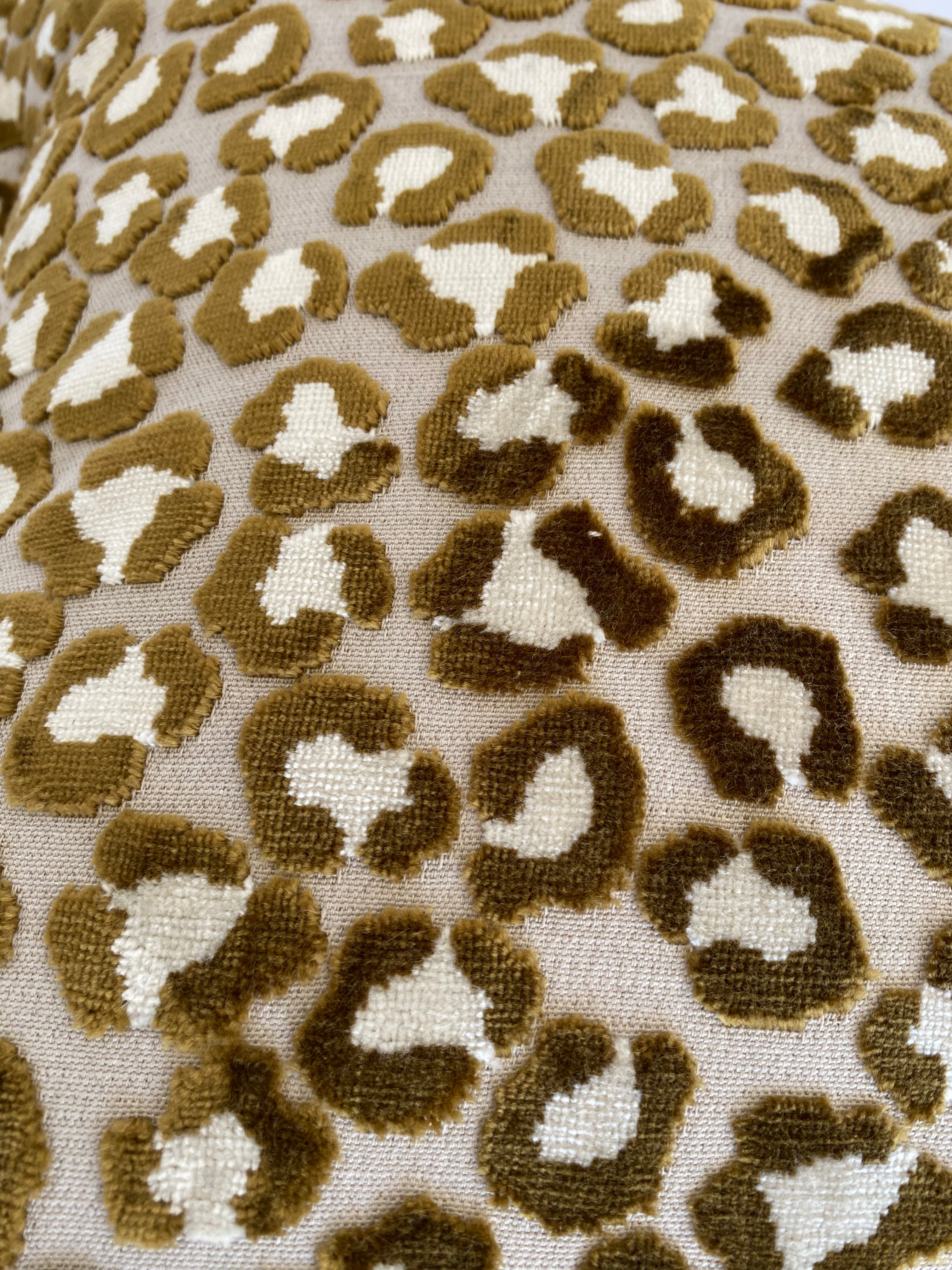 Feline Velvet Leopard