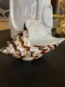 White &amber shell