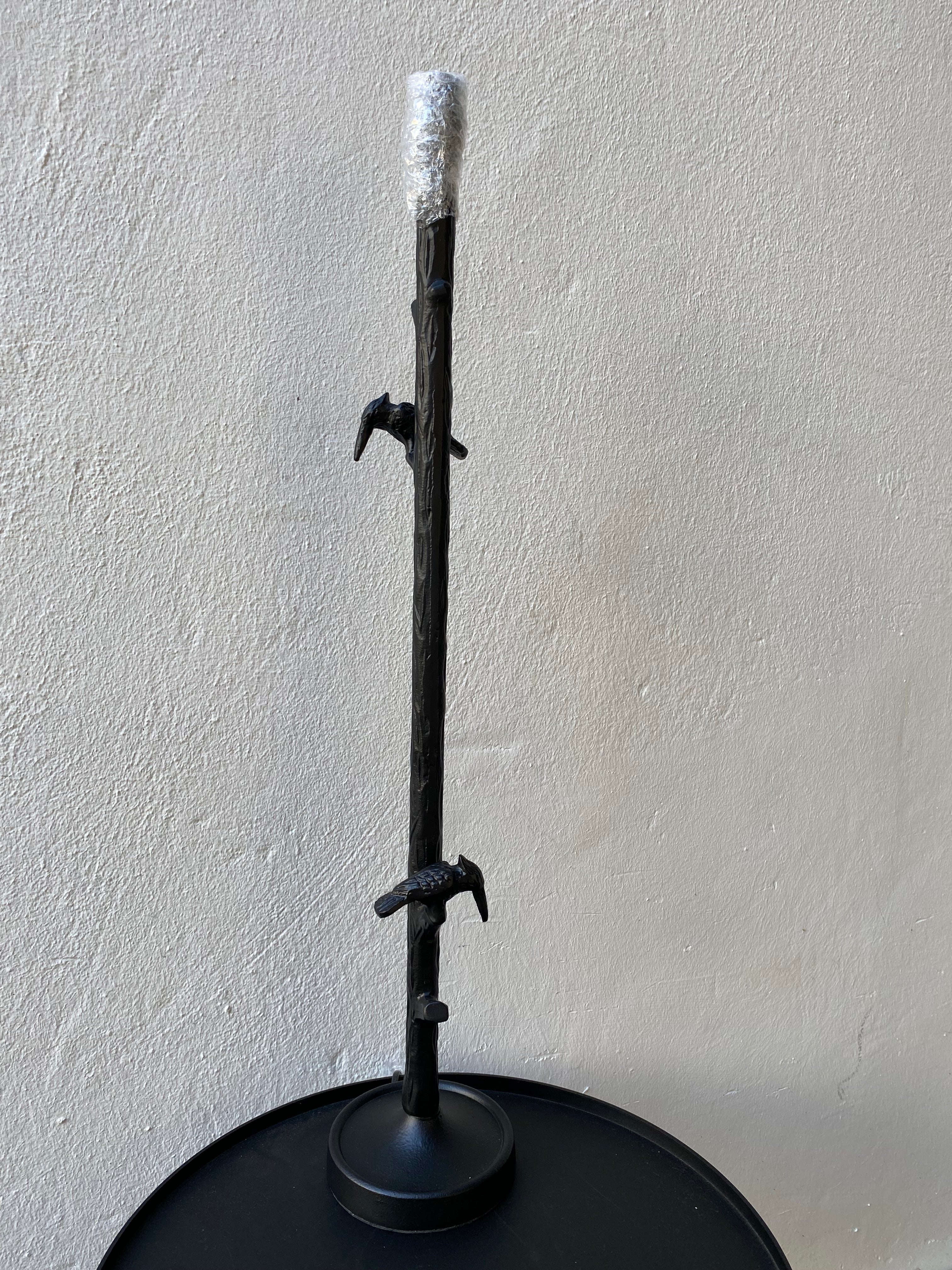 Matt black bird lamp