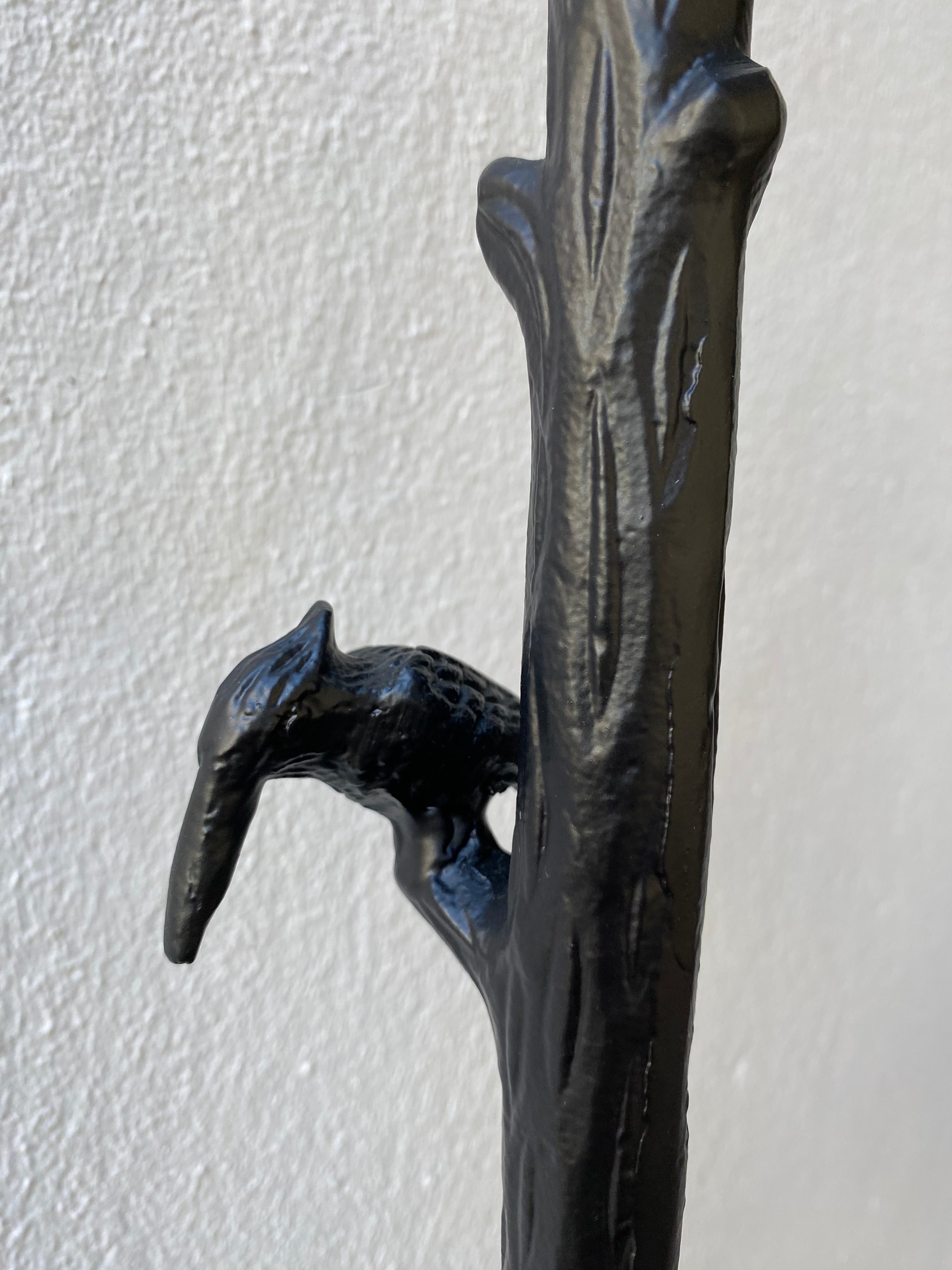 Matt black bird lamp