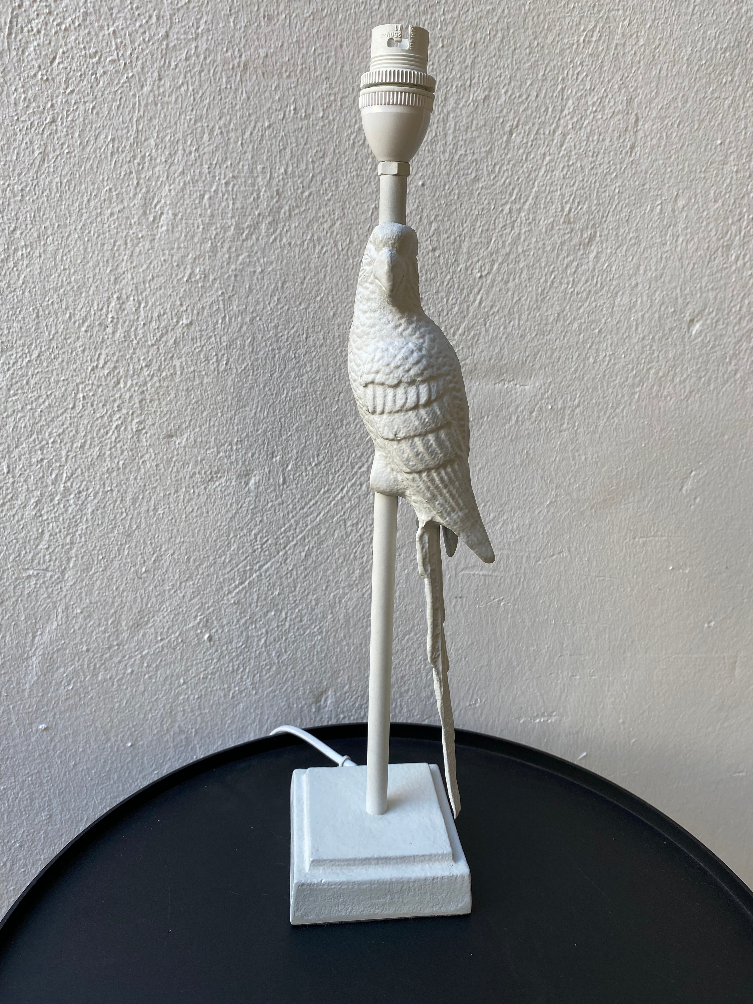 Parrot white lamp base